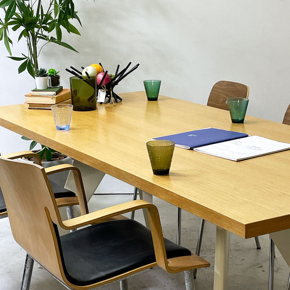 ヴィトラ vitra イーエム EMテーブル EM Table ダイニングテーブル ウッド天板 オーク材 突板 スチールベース ホワイト系カラー w200㎝ ジャン・プルーヴェ 定価￥594,000- ～間を築く～