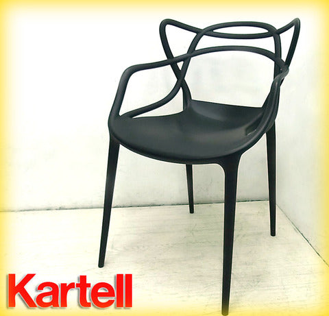 3人の巨匠による名作チェアが融合！ 奇才 フィリップ ・ スタルク （ Stark ） デザイン Kartell （ カルテル社 ） オーガニックフォルムのモダンなアームチェア 「 Masters （ マスターズ ） 」