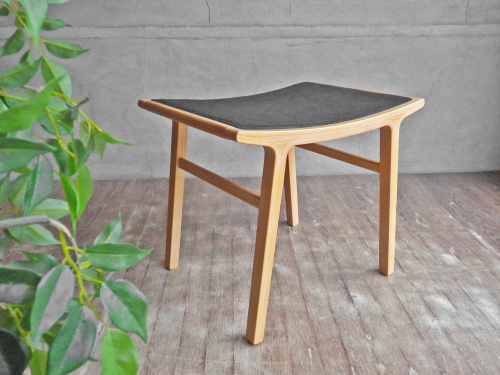 天童木工 TENDO スツール T-5576NA-ST ブラックシート 剣持 勇 中古品 買い取りしました。