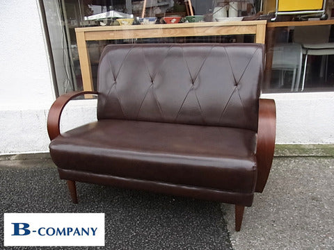 丸みを帯びた可愛いアーム☆　ビーカンパニー B-COMPANY クールベ レザー２Pソファ 展示品　【買取と販売とレンタルのお店】