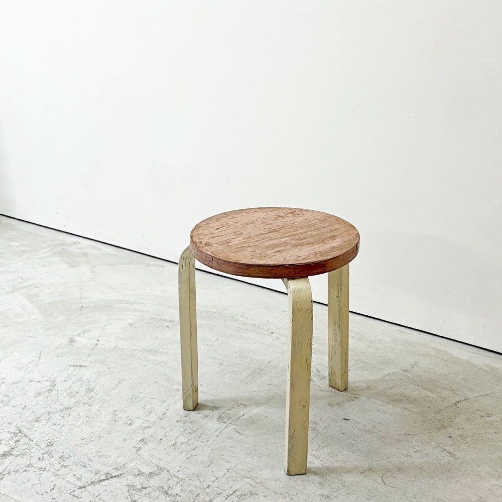 【祖師ヶ谷大蔵店】アルテック artek スツール60 stool60 3本脚 ペインテッド ピンク × ホワイト 50年代 ビンテージ アルヴァ・アアルト 希少 買取させていただきました。