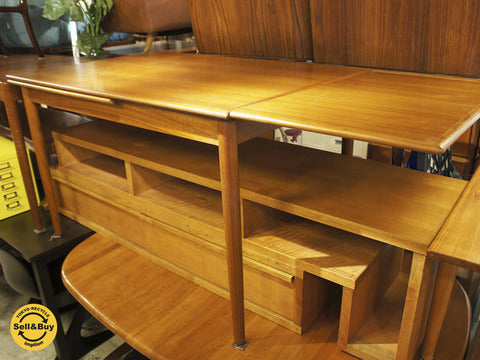 北欧ビンテージ デンマーク チーク材 伸長式 ダイニングテーブル 『 独特の杢目と木肌に機能性を兼ね揃えたダイニングテーブル 』【買取と販売とレンタルのお店】