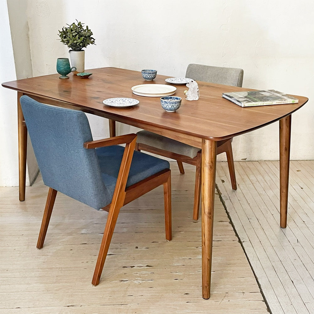 【下北沢店】IDC大塚家具 OTSUKA シネマ２ ダイニングテーブル w150cm ウォールナット×アカシア  買取させていただきました。