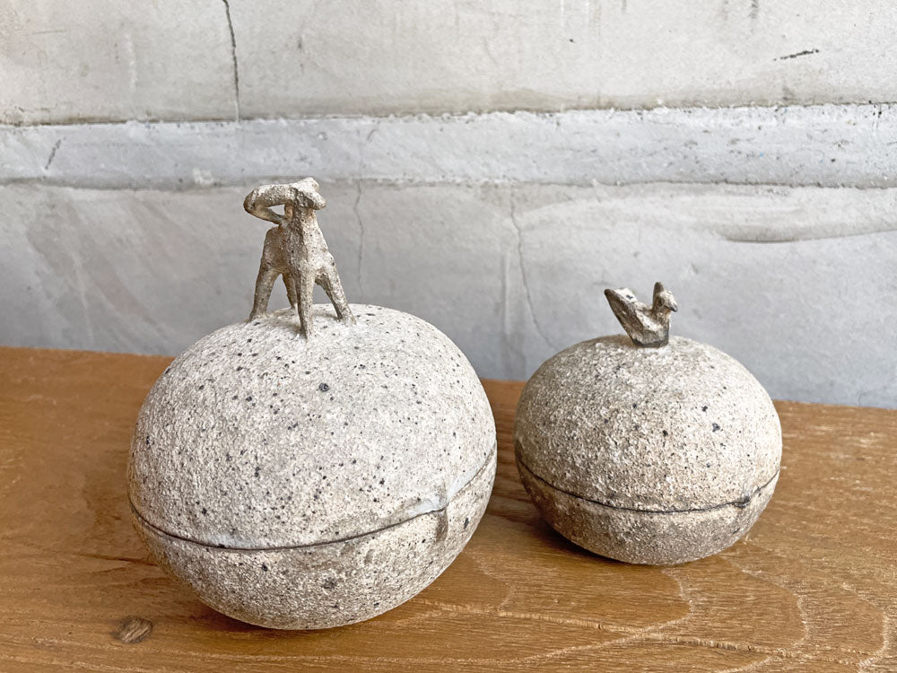 村上躍 砂化粧 鳥 & 白灰化粧 山羊 蓋物 陶器 現代作家 中古品 買い取りしました。
