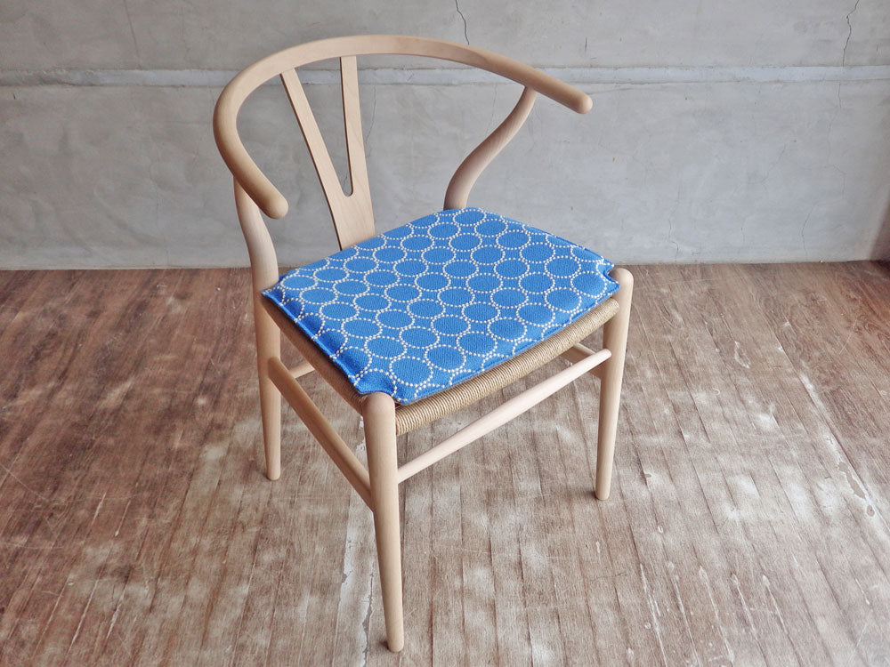 カールハンセン&サン Carl Hansen&Son Yチェア CH24 ハンス J. ウェグナー ビーチ材 ソープフィニッシュ 日本仕様 北欧 デンマーク ＆ クワドラ Kvadrat ハリンダル タンバリン Yチェア専用クッション ブルー 北欧 皆川明  中古品 買い取りしました。