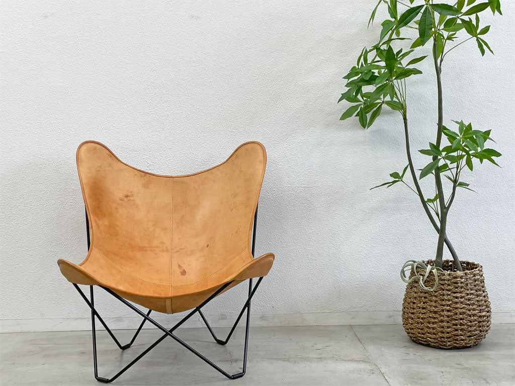 クエロ CUERO BKF バタフライチェア Butterfly Chair ～ MoMAにも収蔵されながら一度は製造中止になりますが、その後の復活には!?