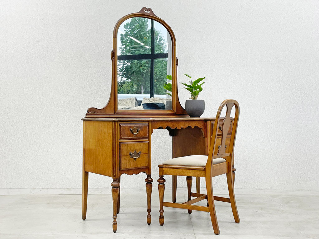 バーキー&ゲイファニチャー Berkey&Gay Furniture Co. ～アメリカの黄金期に造られたドレッシングテーブル Dressing Table with Mirror