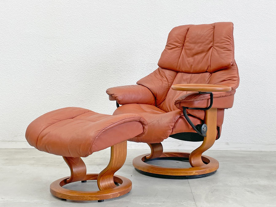 エコーネス EKORNES レノ RENO ストレスレスチェア stressless オプションサイドテーブル＆オットマン付～ストレスの無い落ち着いたチェア～