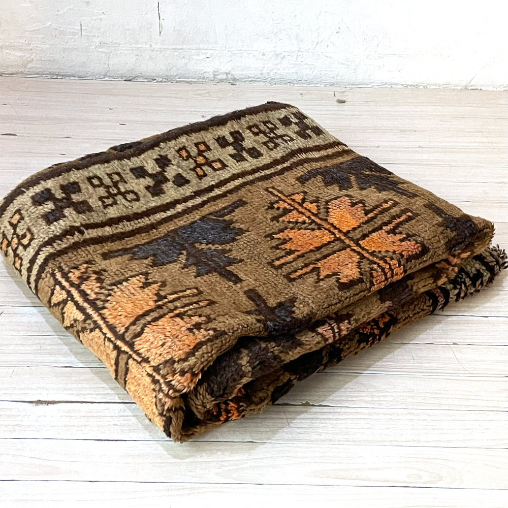 バハル Bahr ビンテージ 手織 タイマニ ラグ Vintage Taimani rug アフガニスタン 60's ～ 人の手による繊細な織と日常に根ざした独特な図柄が魅力です