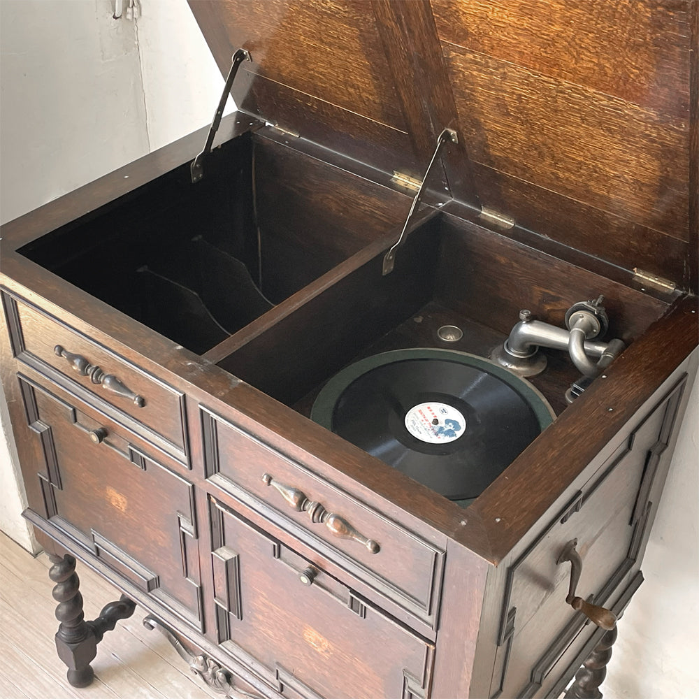 UKアンティーク グラムフォン Gramophone キャビネット型 蓄音機 ～ ノスタルジックな音色に惹かれて
