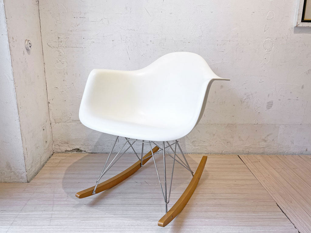 ヴィトラ vitra. アームシェルチェア C&R.イームズ Eames ホワイトシェル×リプロダクト ロッカーベース 廃盤 中古品 買い取りしました。