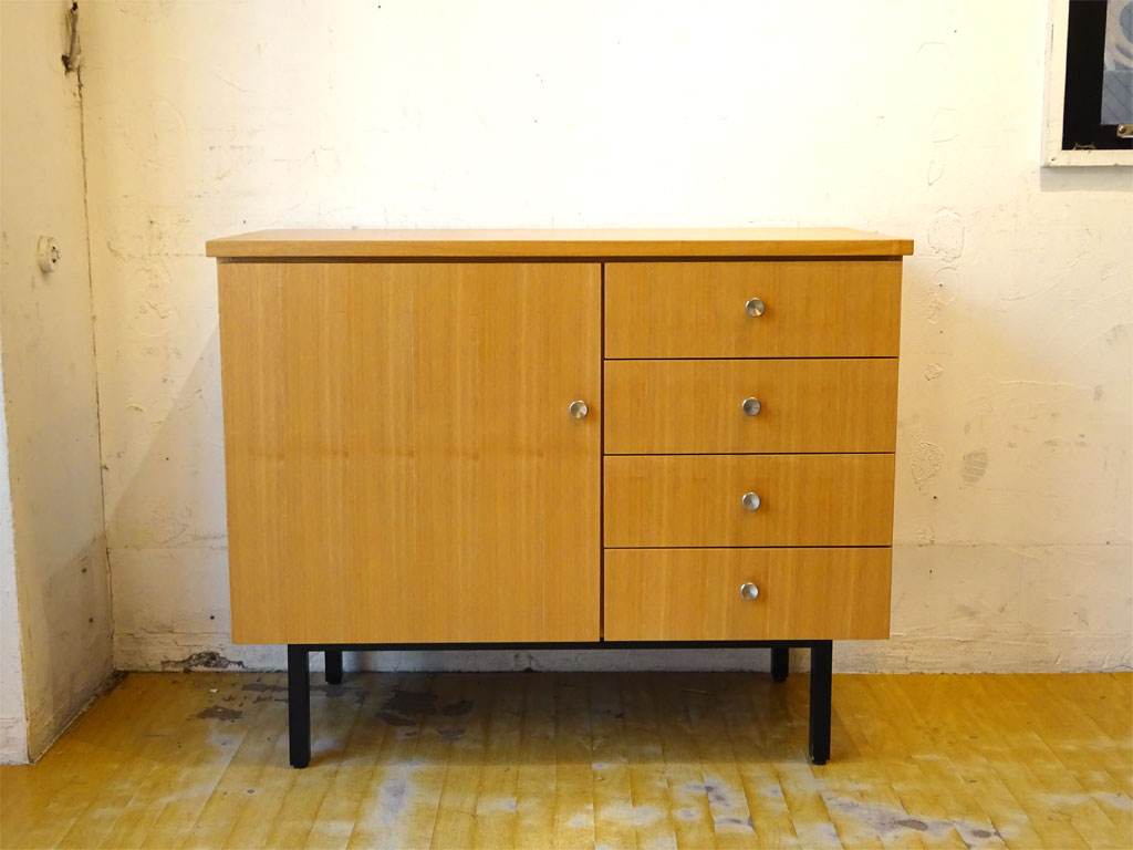 グラフ graf ナラティヴ Narrative シリーズ ミニサイドボード キャビネット タモ材 柾目 ナチュラル ～ 木目まで選び抜かれたナチュラルデザイン