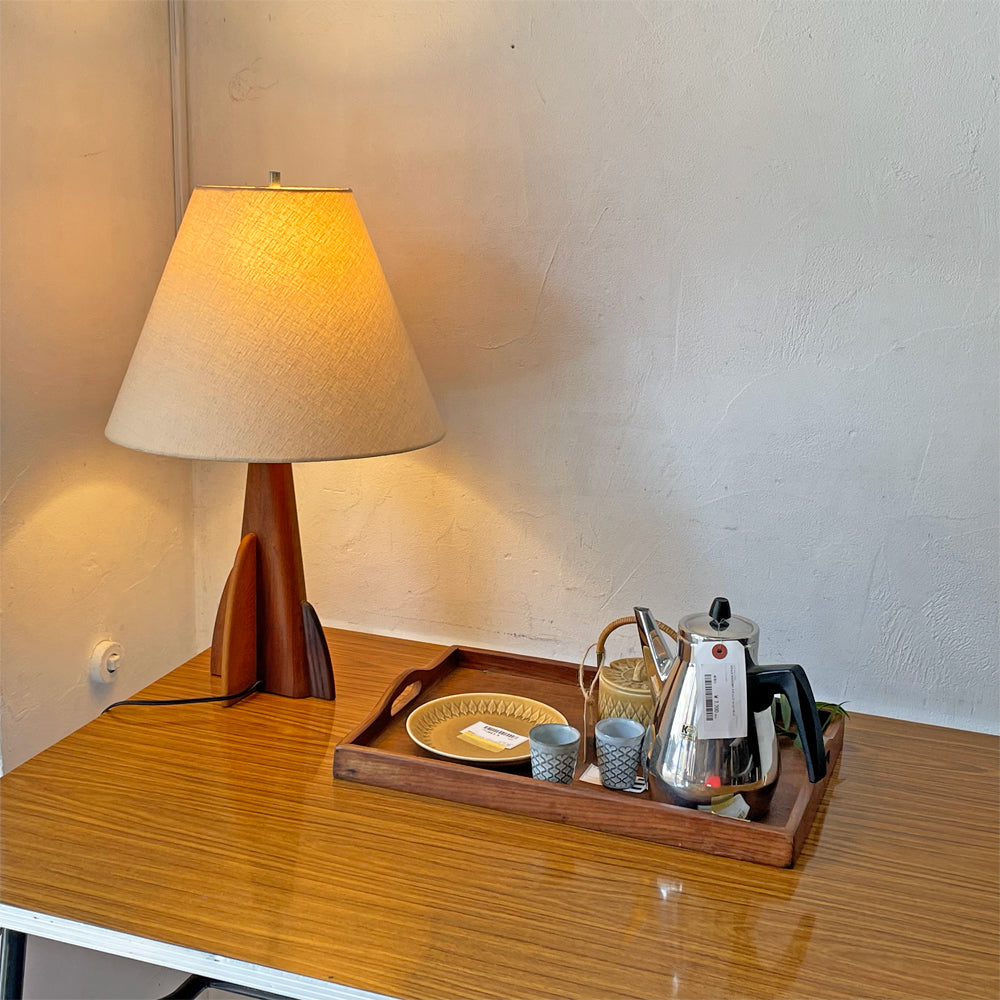 ミッドセンチュリーデザイン チークウッドベース Teakwood テーブルランプ ～ 異種の木材を使ったユニークなデザインランプ