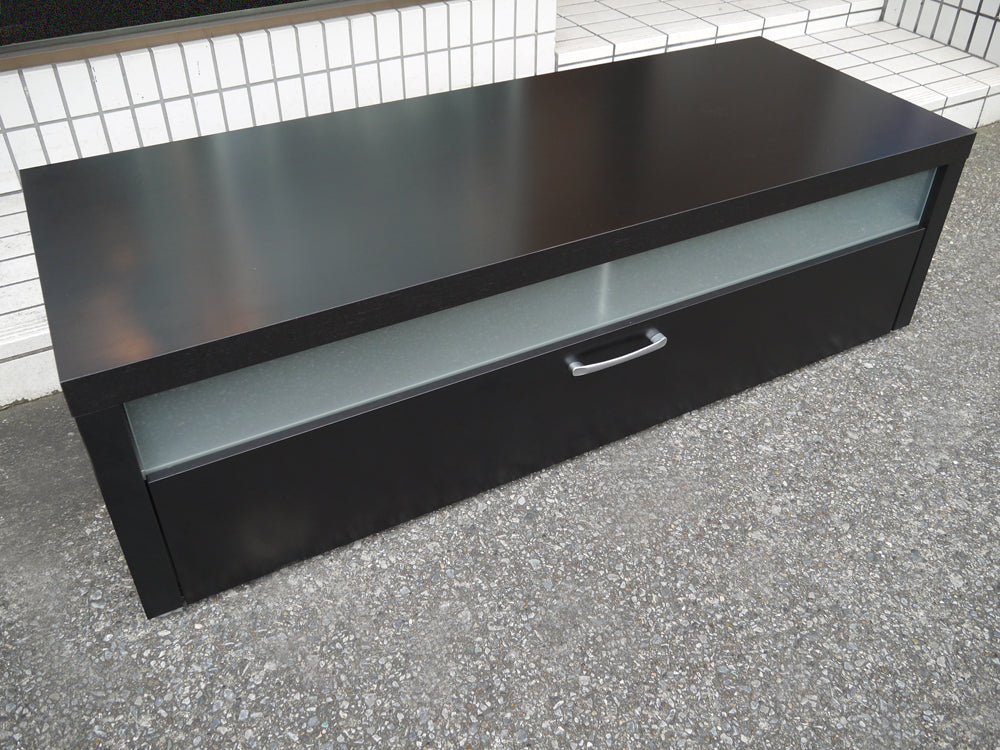 ボーコンセプト BoConcept メッツ Metz （ 旧 オッカ Occa ） TV / Hi-Fi ユニット ブラック  デンマーク 参考価格￥114,900- AVボード ローボード TVボード シアターボード テレビ台 北欧モダン ～ 伝統と革新的アーバンダニッシュデザインを確立した小粋な装い ～