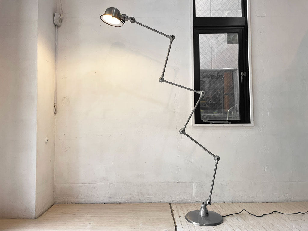 ジェルデ JIELDE 9406 フロアランプ ジグザグ Floor Lamp ZIGZAG フロアスタンド アームライト ブラッシュスチール 定価：￥146,300- 中古品 買い取りしました。