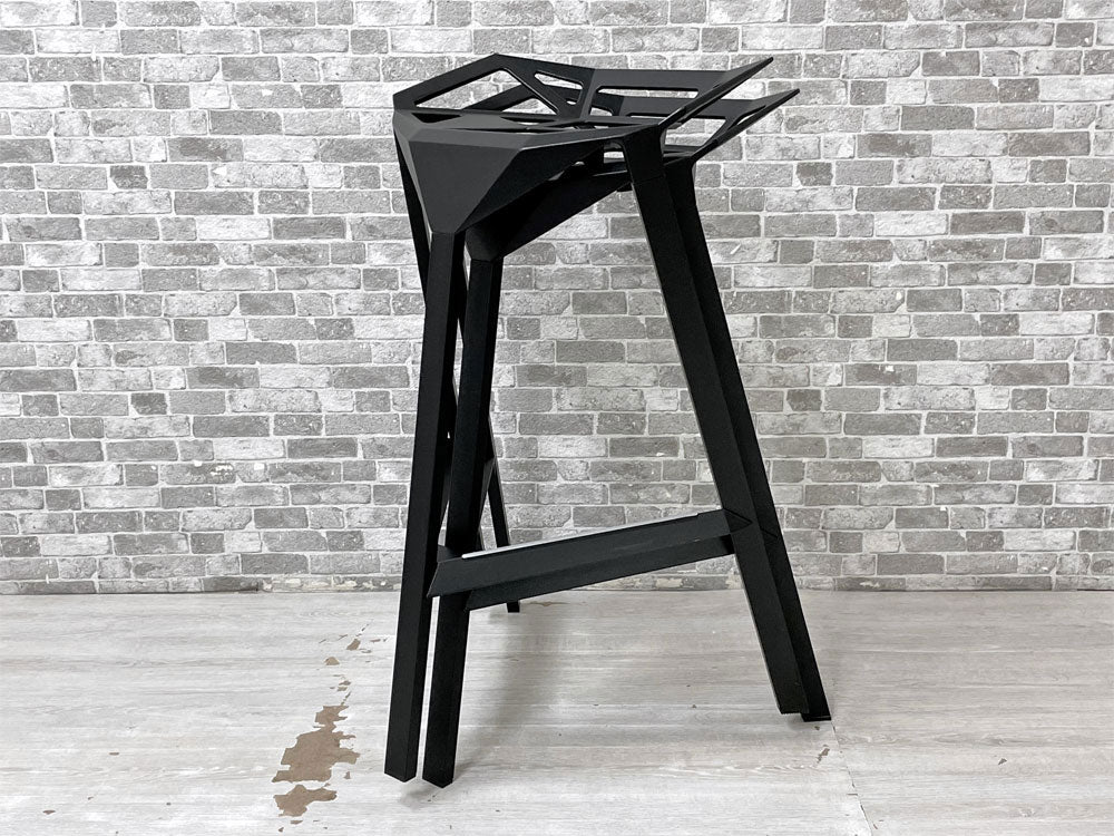 マジス MAGIS スツールワン STOOL_ONE カウンターチェア アルミニウム スタッキング ブラック コンスタンティン・グルチッチ 中古品 買い取りしました。