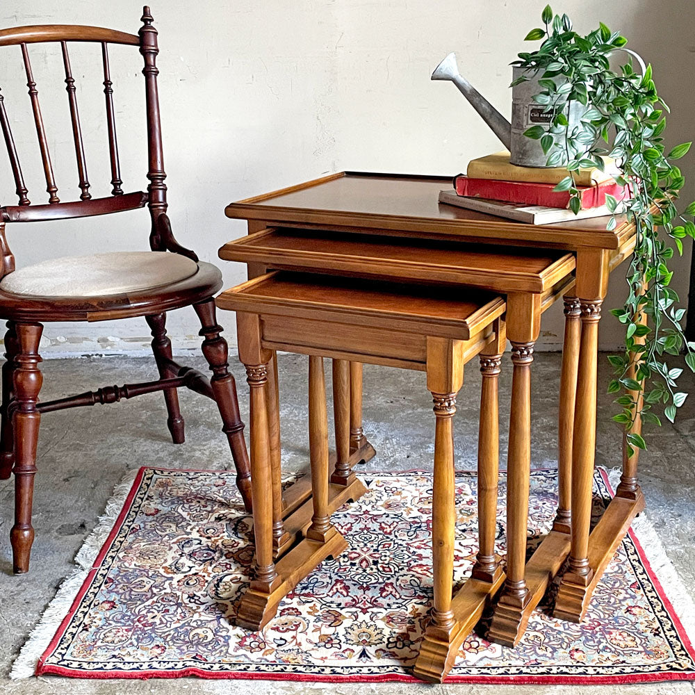 バロッサ バレンティ VARO,S.A. VALENTI ネストテーブル 3連 サイドテーブル 木材 クラシカル スペイン ～ 気品と機能美 ～