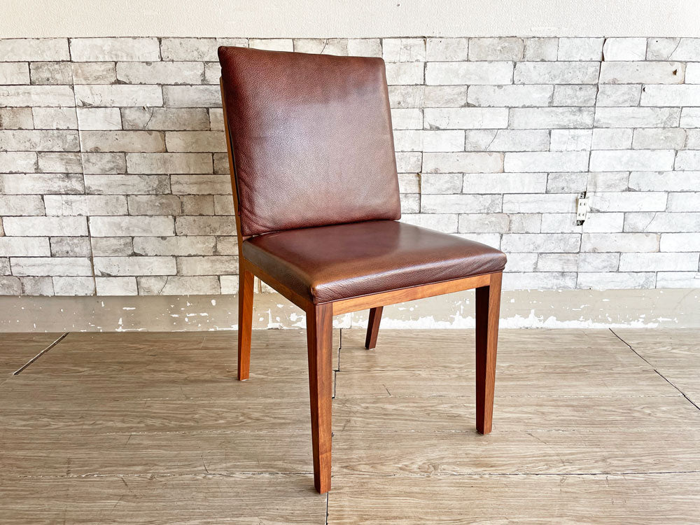 リッツウェル Ritzwell ブラヴァ BLAVA 1653 ダイニングチェア ウォールナットフレーム オイルフィニッシュ 本革 レザーシート 背クッション付き 定価12万円以上 2脚 中古品 買い取りしました。