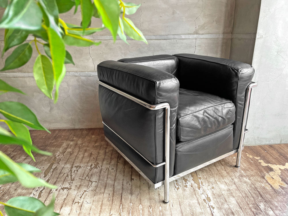 カッシーナ Cassina LC2 ソファ 1シーター 本革 ブラック ル・コルビュジェ ピエール・ジャンヌレ シャルロット・ペリアン デザイン 参考価格 108万円 買い取りしました。