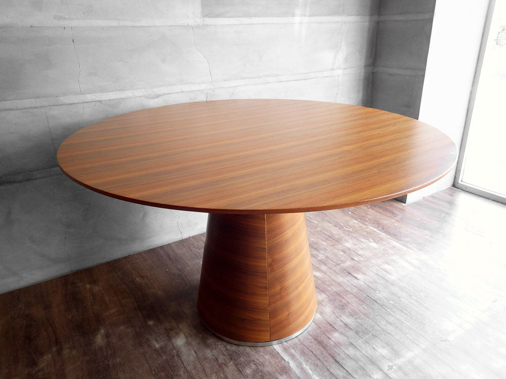モーダエンカーサ moda en casa テンポ TEMPO 125 ラウンド ダイニングテーブル ウォールナット材 モダンデザイン 定価￥149,600- 中古品 買い取りしました。