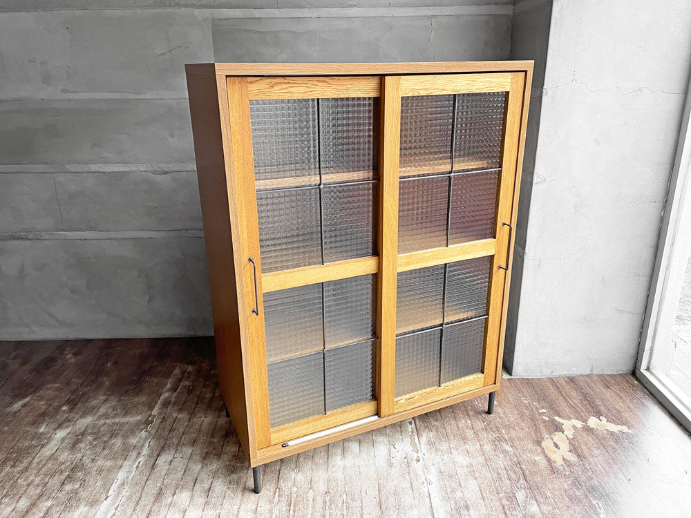 アデペシュ a.depeche カデル cadeal スライド ガラスキャビネット オーク材 無垢材 スチール 本棚 食器棚 W90cm 中古品 買い取りしました。