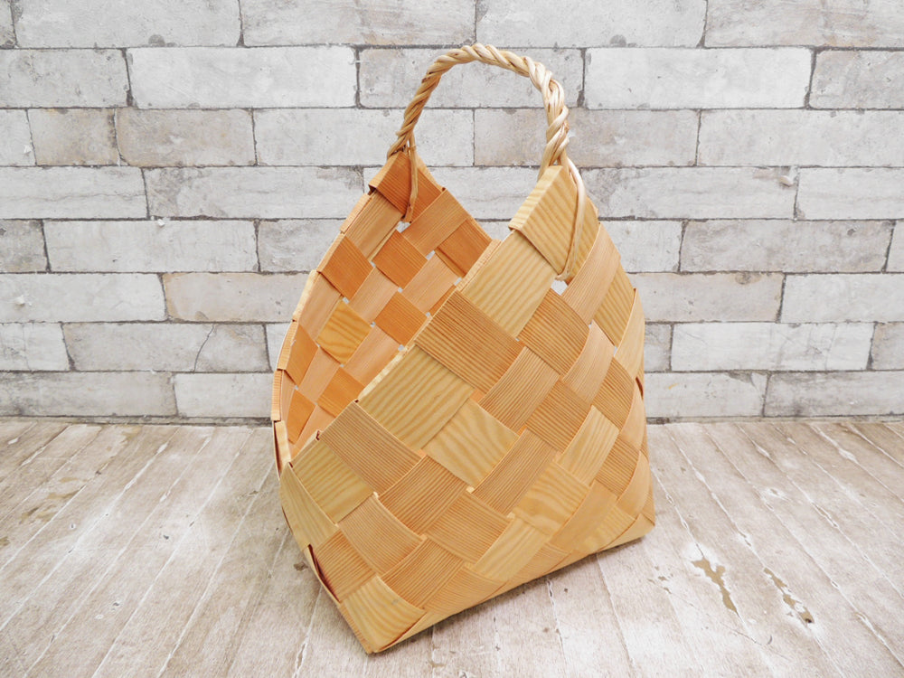 フィンランド製 Made in Finland 松の木 編み バスケット カゴ ハンドル付き ナチュラル 中古品 買い取りしました。