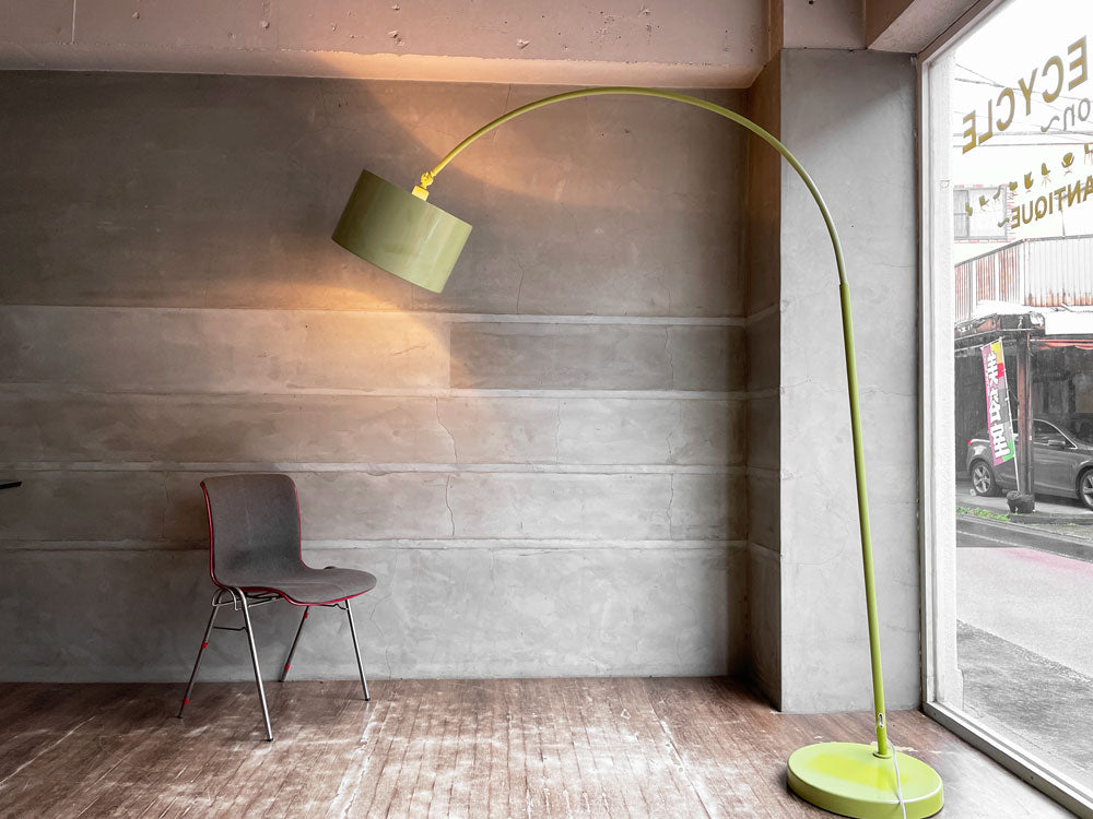 CB2 アーチ型 大型 フロアランプ FLOOR LAMP ライムグリーン モダンデザイン 中古品 買い取りしました。
