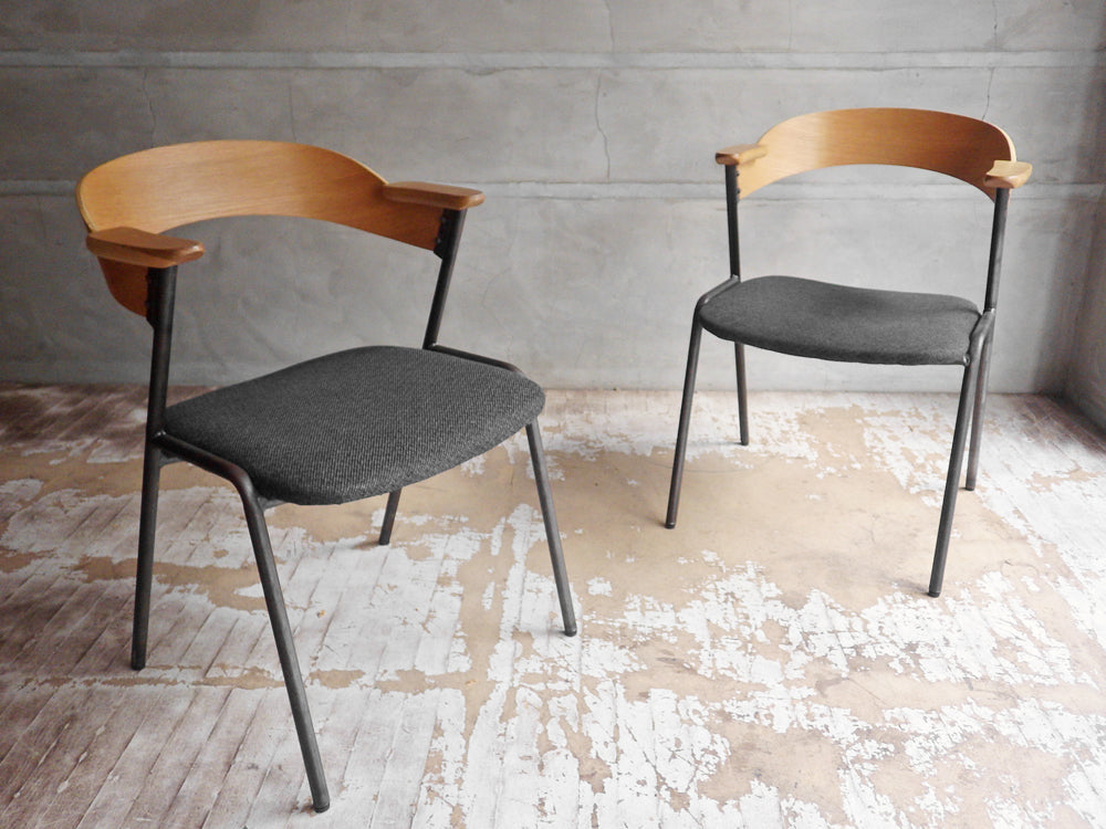 アデペシュ a.depeche ダニス danis ダイニングチェア ショートアーム チャコールモッシュブラック アッシュ材 × 2脚 中古品 買い取りしました。