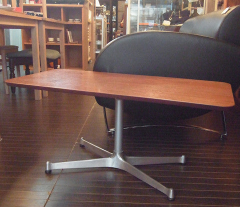 ミッドセンチュリーで大人なローテーブル～MoMo natural モモナチュラル コーヒーテーブル【買取＆販売＆レンタル】