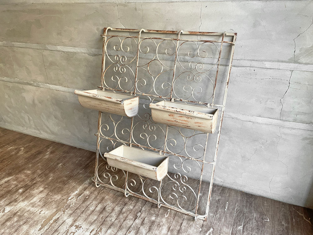 ビンテージスタイル Vintage Style アイアン 壁掛けプランター ペイント クラシカル シャビーシック テラス ガーデン 中古品 買い取りしました。