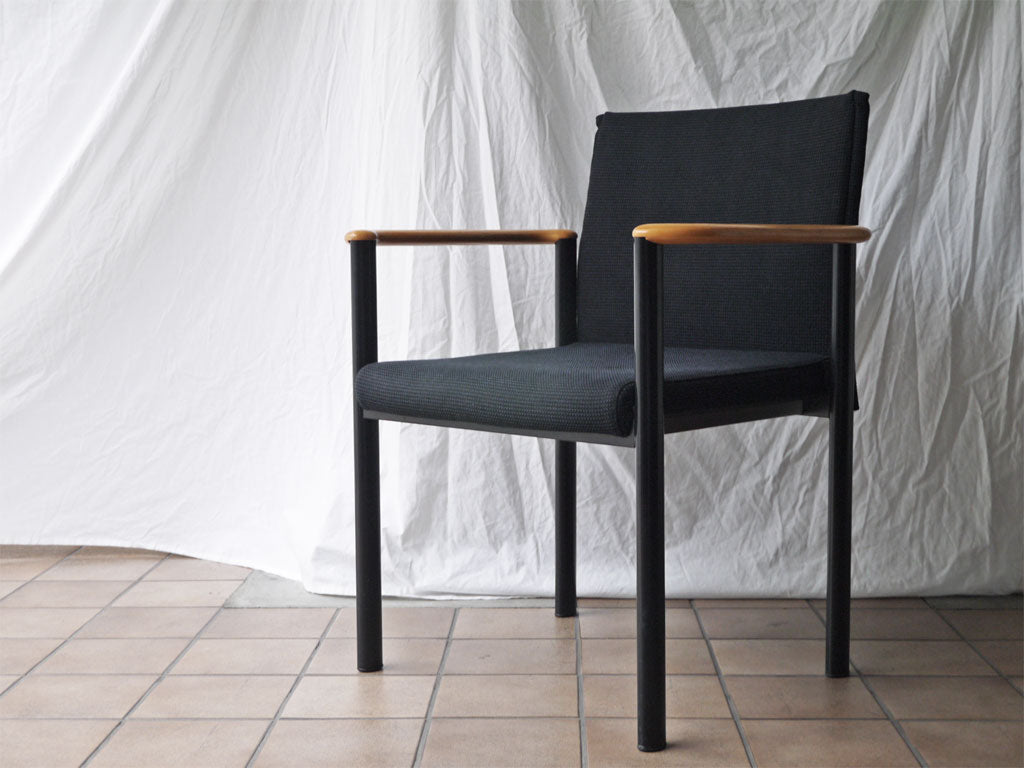 ウィルクハーン Wilkhahn バーサル versal ビジターチェア アームチェア スタッキングチェア ドイツ  中古品 買い取りしました。