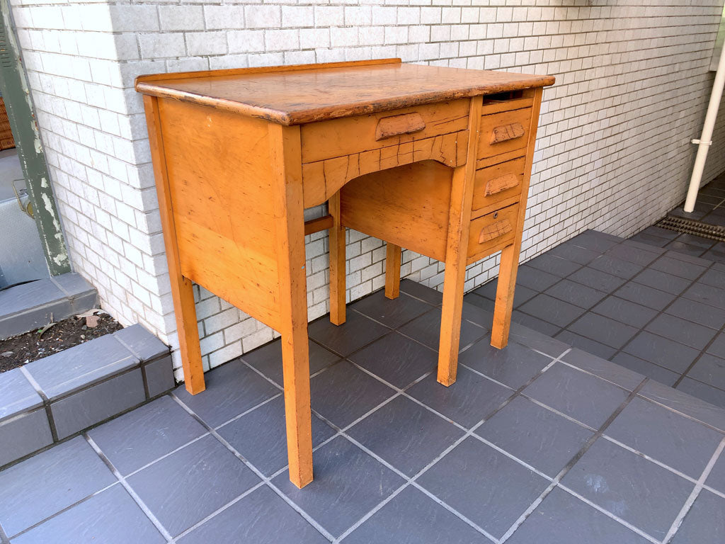 ジャパンビンテージ Japan Vintage 古い木味の片袖デスク 学習机 勉強机 学校机 昭和レトロ 和家具 古家具 W76 現状品 中古品 買い取りしました。