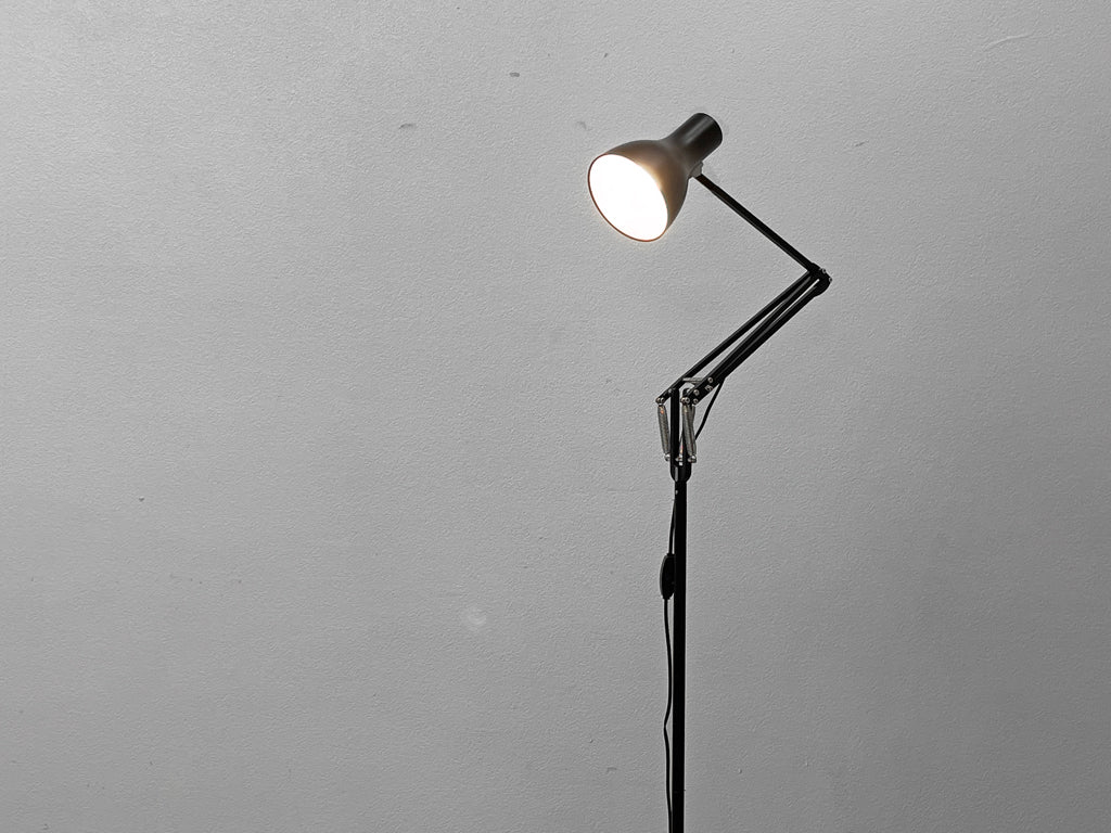 アングルポイズ ANGLEPOISE Type75 フロアライト H124-180cm ケネス・グランジ ブラック デスクベース付 イギリス 定価77,000円 中古品 買い取りしました。