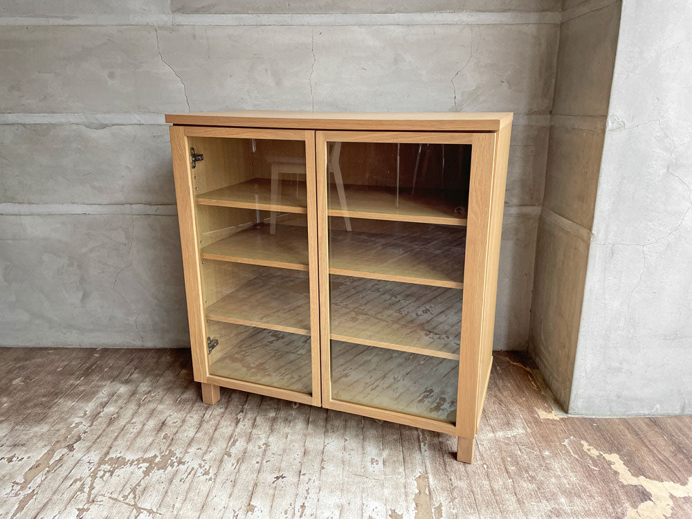 無印良品 MUJI 木製キャビネット 食器棚 カップボード ガラス扉 オーク材 W80cm シンプルデザイン  中古品 買い取りしました。