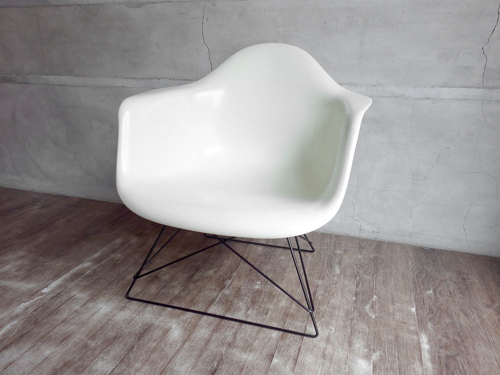ハーマンミラー Herman Miller アームシェルチェア LAR 現行FRP製 キャッツクレイドル ラウンジベース パーチメント C&R イームズ ミッドセンチュリー 中古品 買い取りしました。