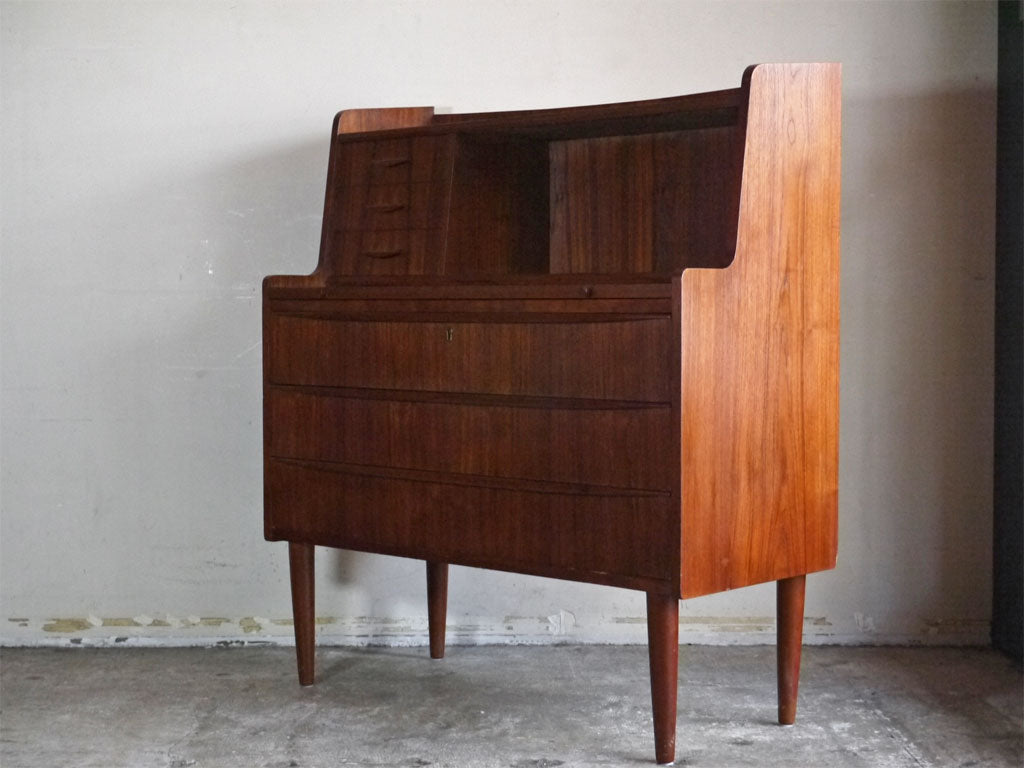 デンマークビンテージ Danish Vintage チーク材 ライティングビューロー キャビネット 3ドロワー 北欧家具 中古品 買い取りしました。