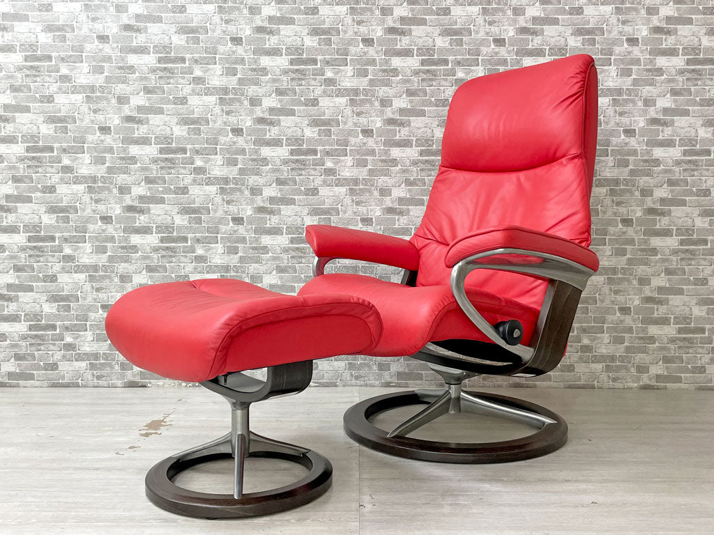 エコーネス EKORNES ビュー シグネチャー View Signature ストレスレスチェア リクライニングチェア オットマン付 ヘナ ウォールナットカラー Mサイズ 定価475,200円 中古品 買い取りしました。