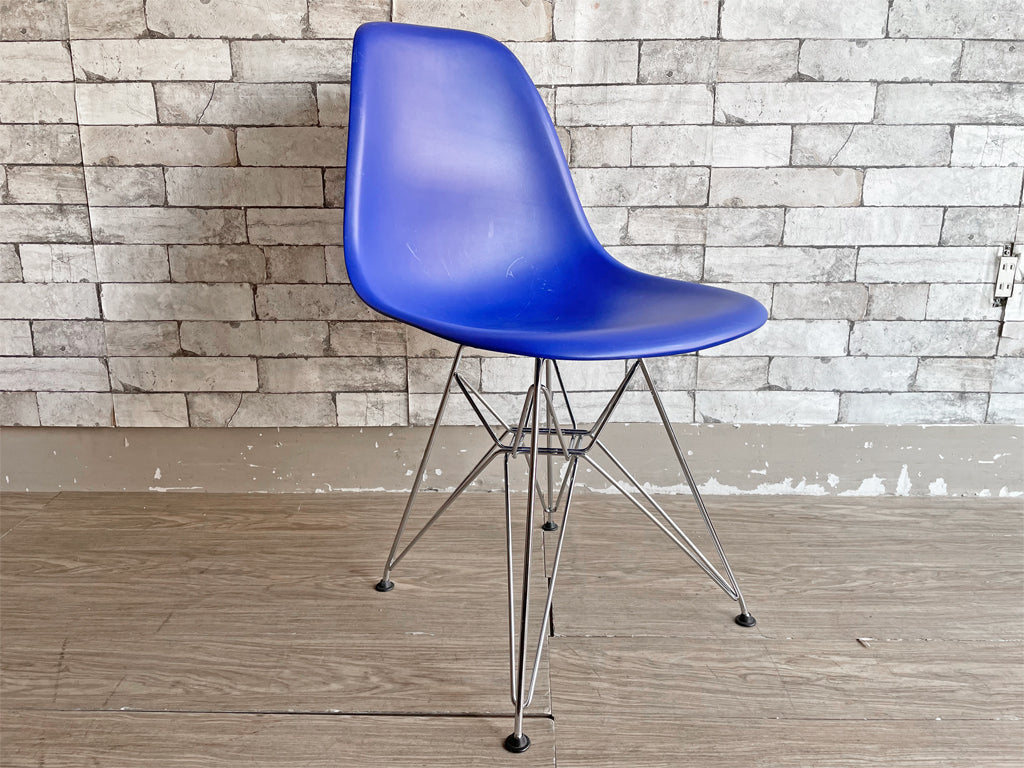 ヴィトラ Vitra サイドシェルチェア エッフェルベース ポリプロピレン製 ブルー C&R イームズ ミッドセンチュリーデザイン 中古品 買い取りしました。