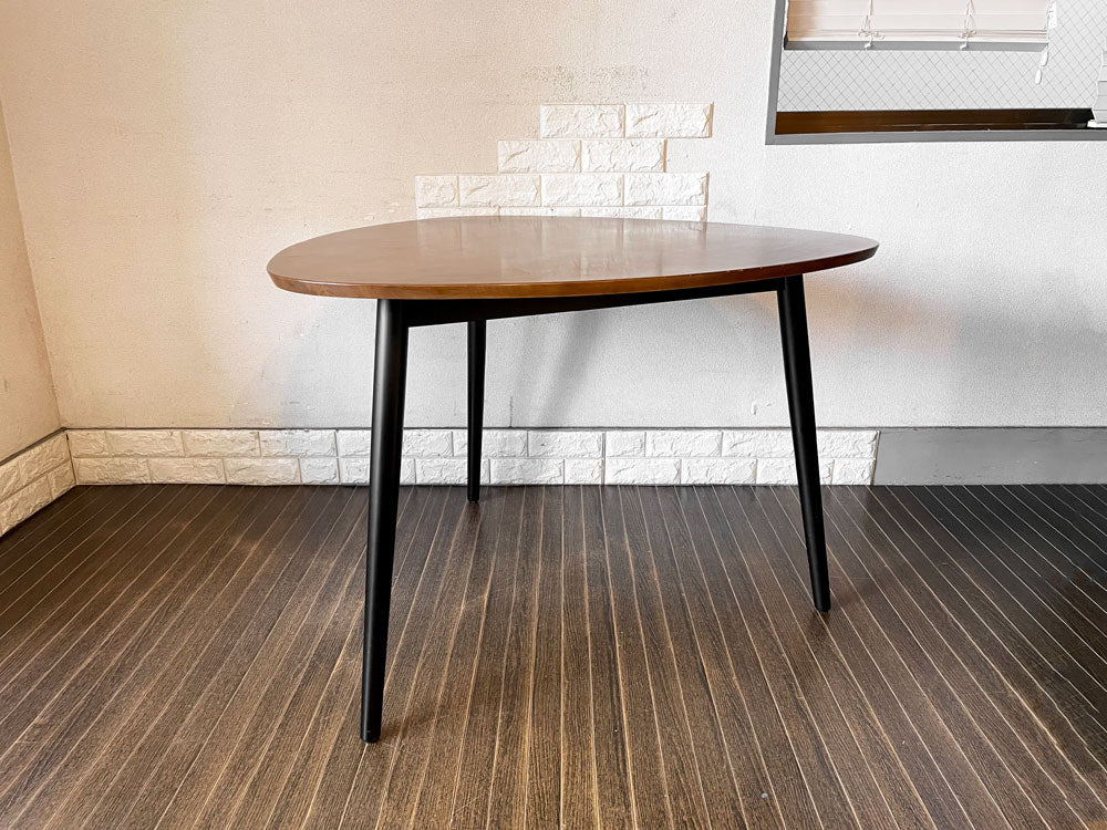 パライースタン PARAEASTERN INDUSTRY トライアングル ダイニングテーブル W100cm 三角型天板 ブラック脚 モダンデザイン 中古品  買い取りしました。