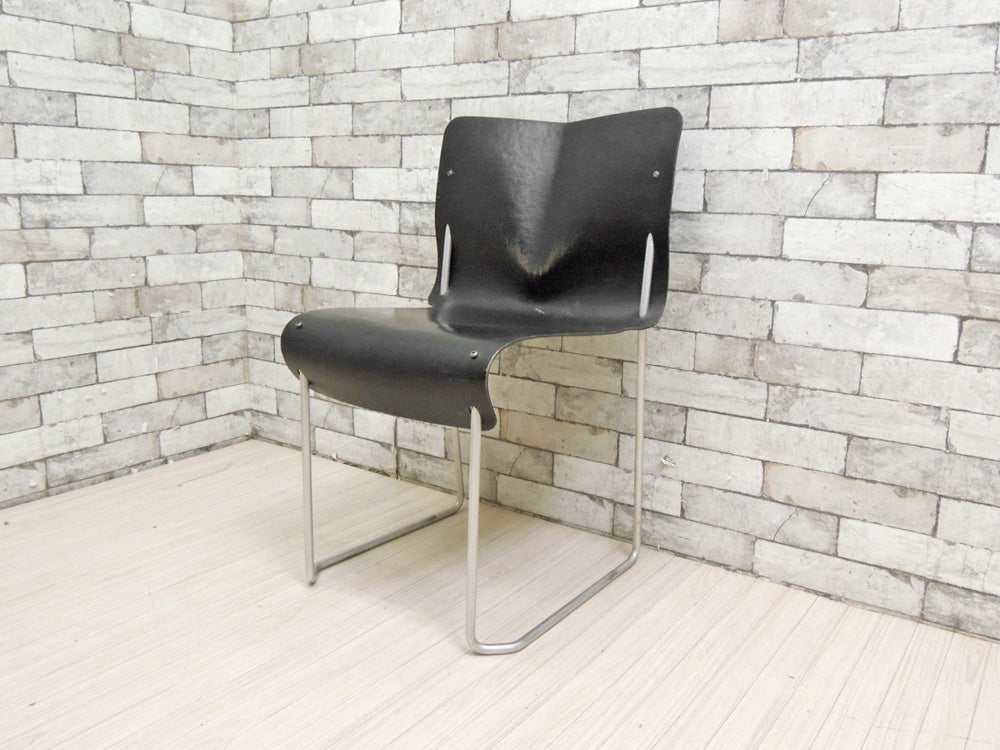 カッシーナ Cassina ixc インターデコール Interdecor オリオ チェア OLIO CHAIR ファイバーボード × アルミ ダイニングチェア スタッキングチェア ブラック 中古品 買い取りしました。