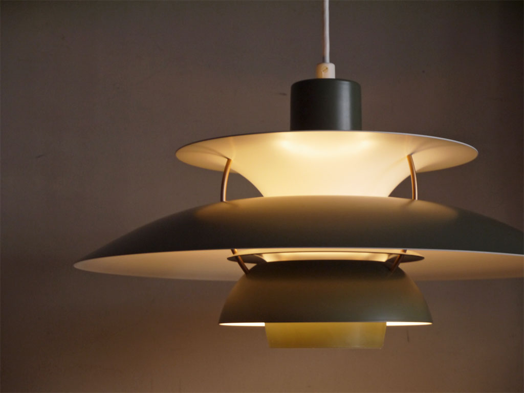 ルイスポールセン Louis Poulsen PH5 コンテンポラリー ペンダントライト ポール・ヘニングセン Poul Henningsen アーミーグリーン ダークグレー デンマーク 美品 中古品 買い取りしました。