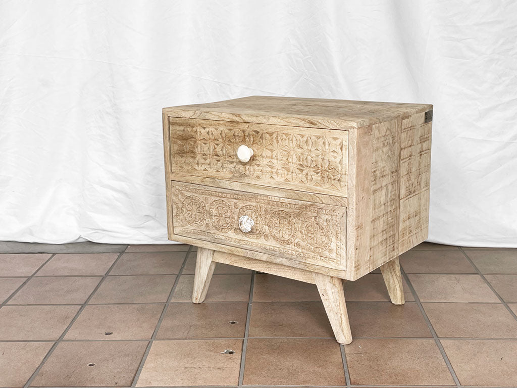 カレデザイン KARE DESIGN プロ PURO スモールキャビネット ナイトテーブル チェスト マンゴー材 手彫り 50x35cm オリエンタル 定価69,850円 中古品 買い取りしました。