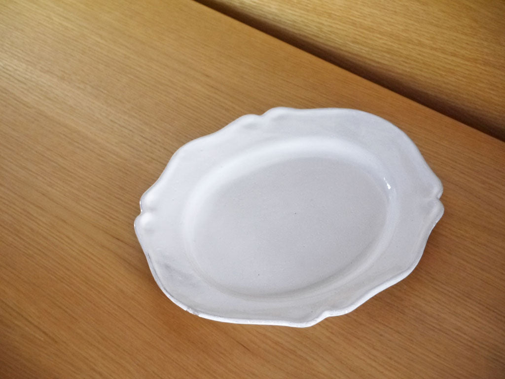 アスティエ・ド・ヴィラット ASTIER de VILLATTE バック Bac デザートプレート 23cm 陶器 未使用品 中古品 買い取りしました。
