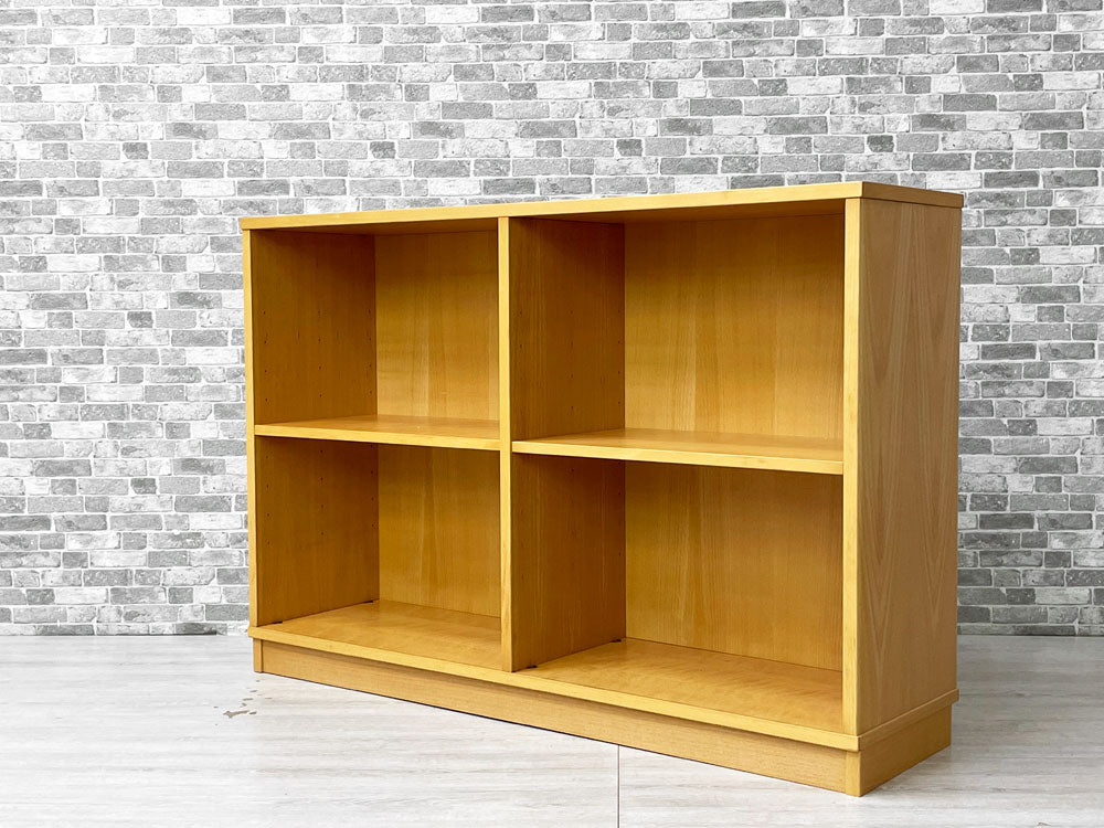 ラボファ Labofa ビーチ材 2列2段 ブックシェルフ 本棚 シンプル デンマーク製 北欧家具 台座あり 中古品 買い取りしました。