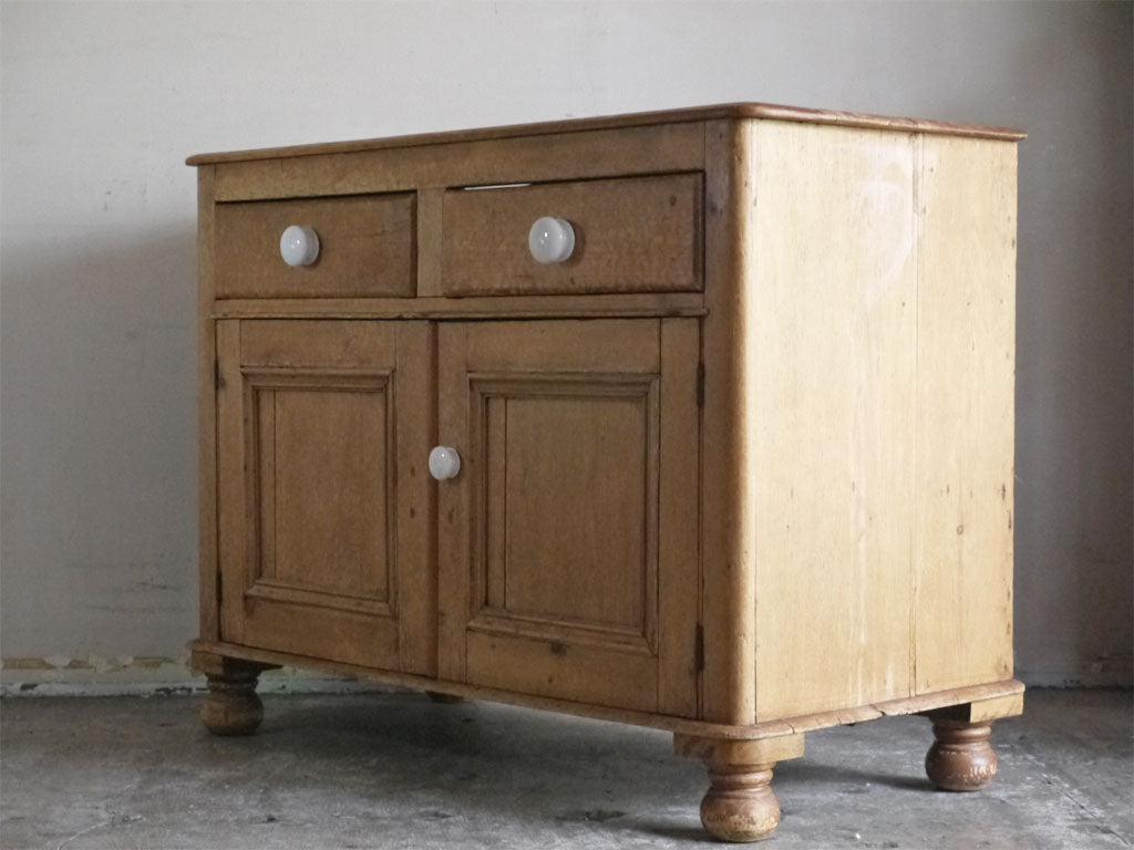 フランスビンテージ French Vintage オールドパイン キャビネット サイドボード チェスト 2ドロワー 英国家具 アンティーク 中古品 買い取りしました。