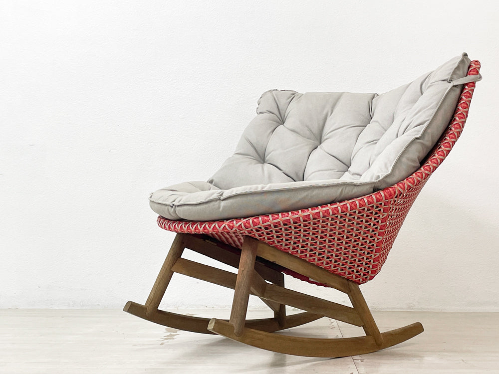 デドン DEDON エンブレイス M BRACE COLLECTION ロッキングチェア アルミ デドンファイバー チーク材 全面クッション ガーデン 屋外可 ドイツ 参考価格￥770,000-  中古品 買い取りしました。