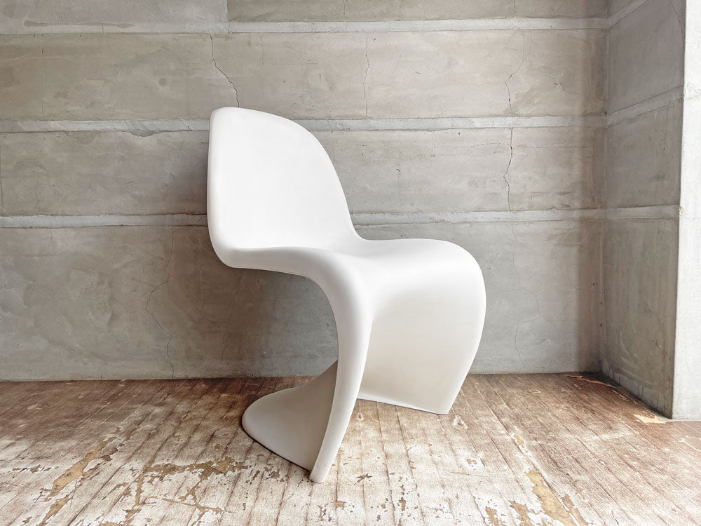 ヴィトラ vitra パントンチェア Panton Chair ホワイト ヴェルナー・パントン Verner Panton スタッキングチェア スペースエイジ ミッドセンチュリー 中古品 買い取りしました。