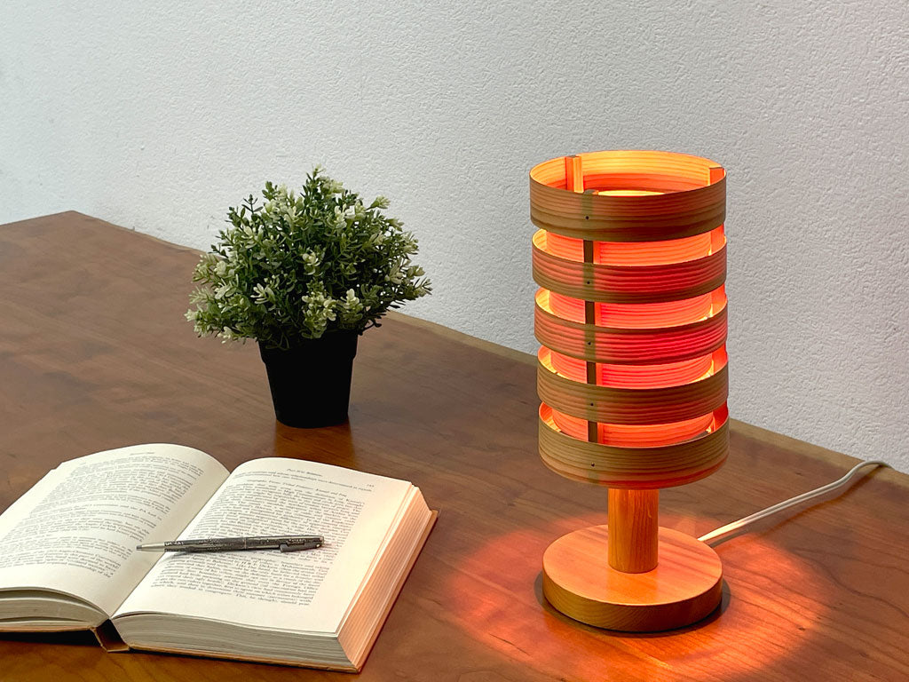 ヤマギワ yamagiwa ヤコブソンランプ JAKOBSSON LAMP テーブルランプ ライト S2746 パイン材 ハンス・アウネ・ヤコブソン 北欧照明 中古品 買い取りしました。