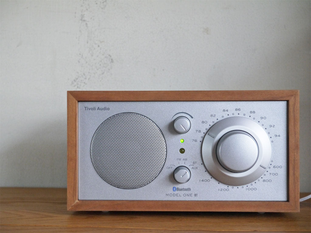 チボリオーディオ Tivoli Audio モデルワン ブルートゥース Model One Bluetooth チェリー シルバー AM/FM ラジオ スピーカー 中古品 買い取りしました。