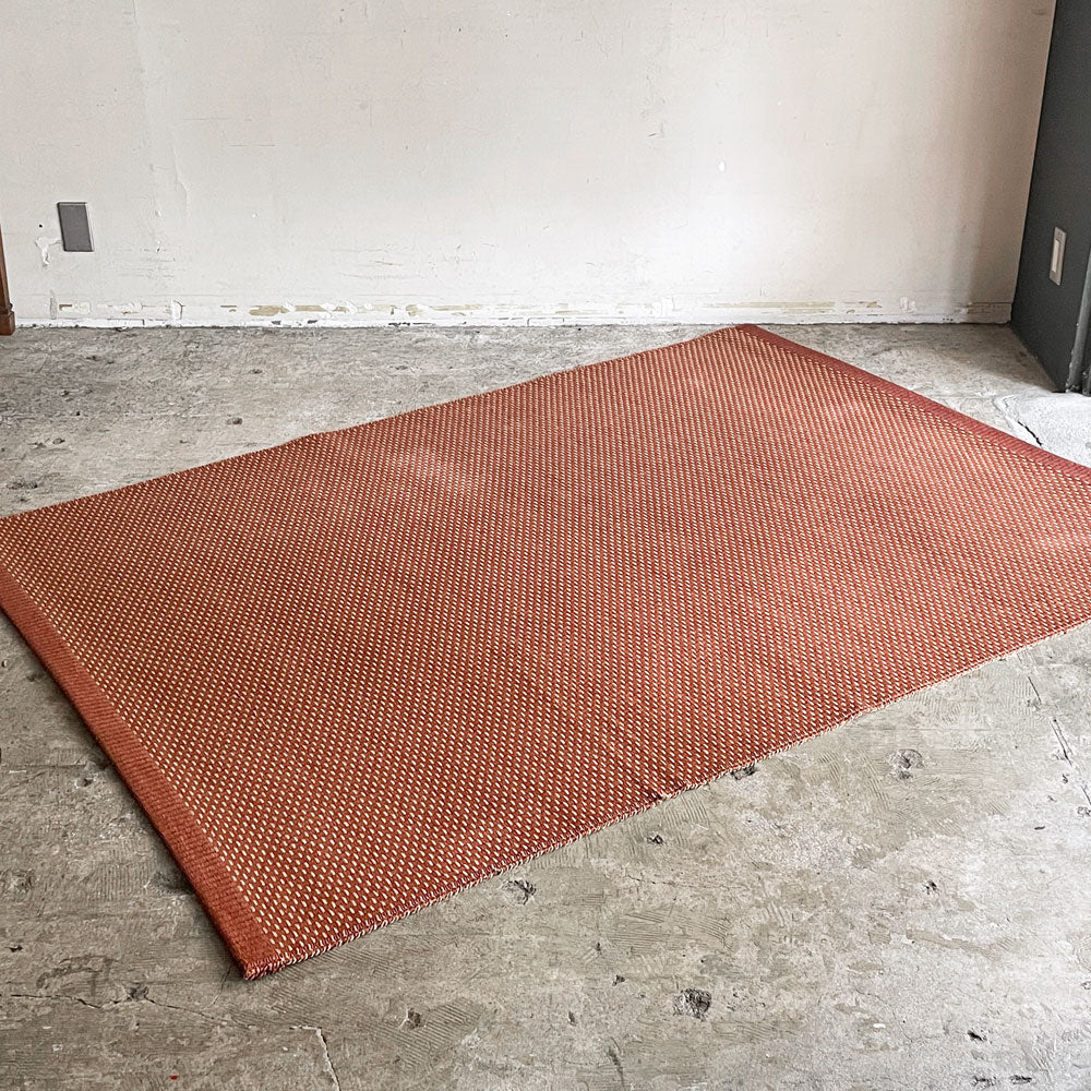 ウッドノーツ WOODNOTES ラグ カーペット 200cm×140cm 赤茶系 ペーパーヤーン フィンランド 中古品 買い取りしました。